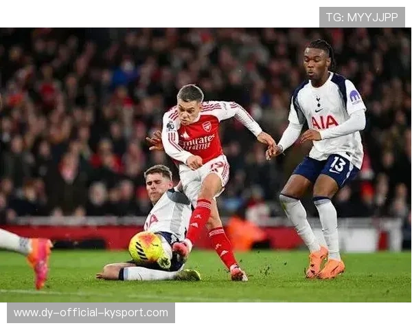 换上又换下！热刺标王沦为水货 英媒：两人重返首发便能激活他，热刺王牌