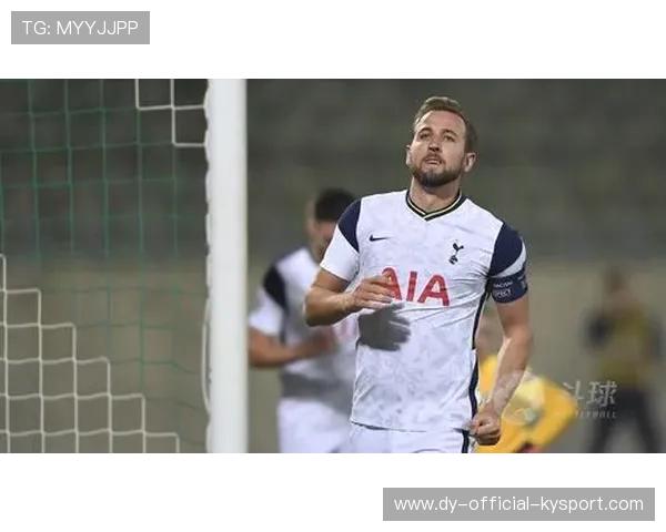 凯恩中距离弯刀射门险些命中，热刺攻势愈加主动：一场关于信念与协同的进攻之旅